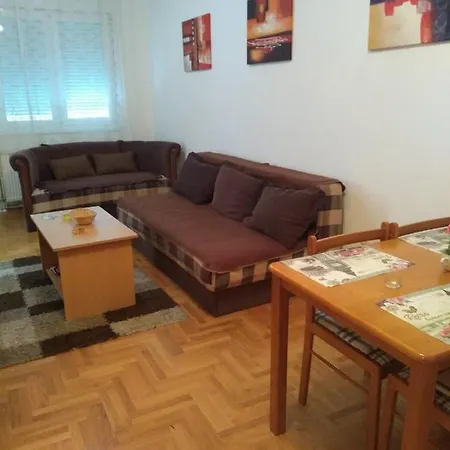 Marina Sa Garazom Novi Sad